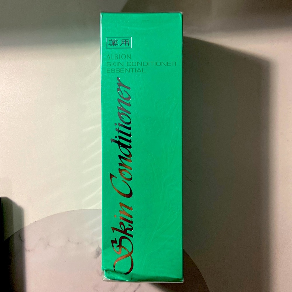 Albion skin conditioner essential 330ml